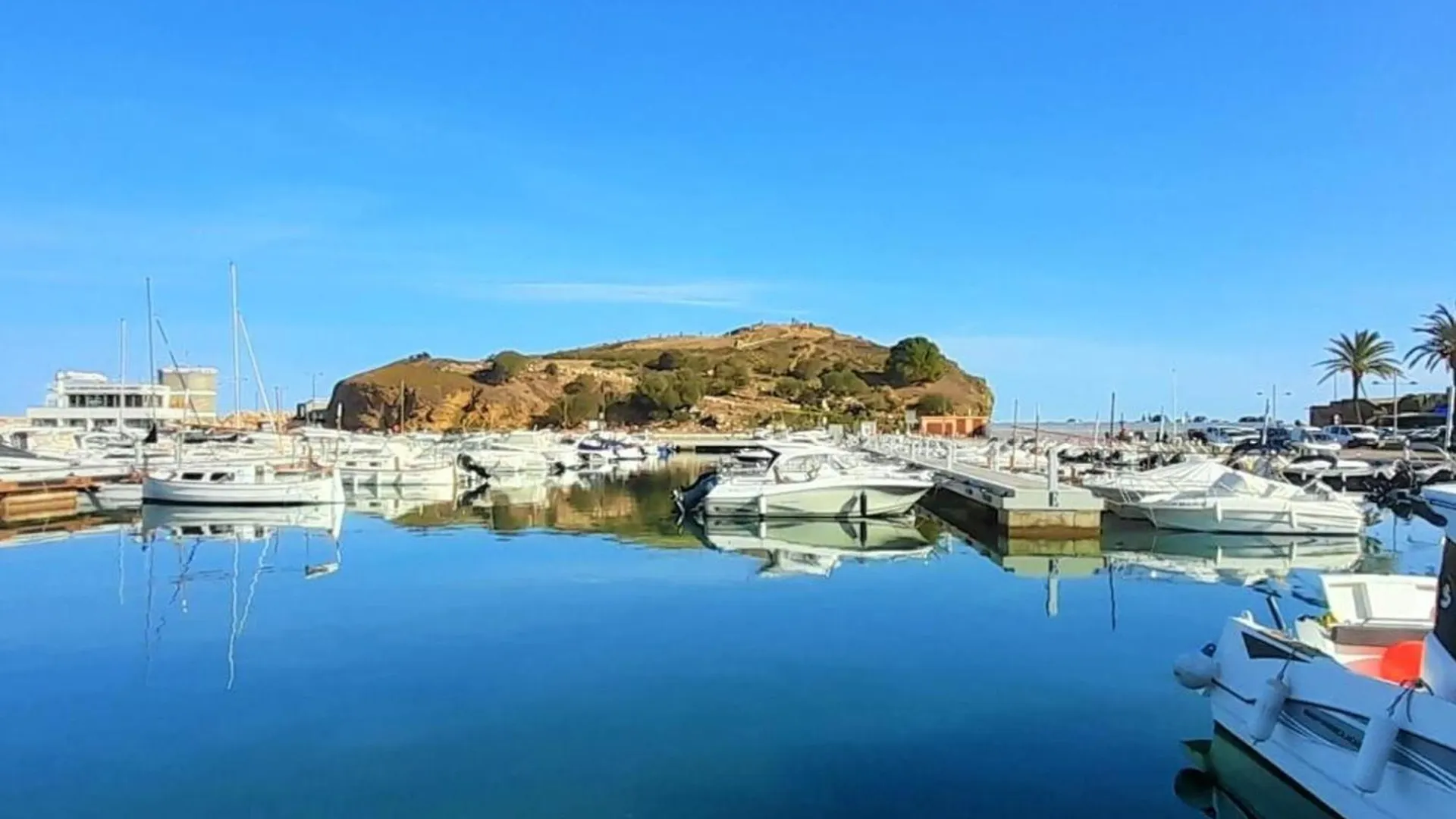 Apartamento En Llanca Con Piscina Comunitaria Y Terraza, A 10 Minutos De La Playa - Es-170-32 Spain