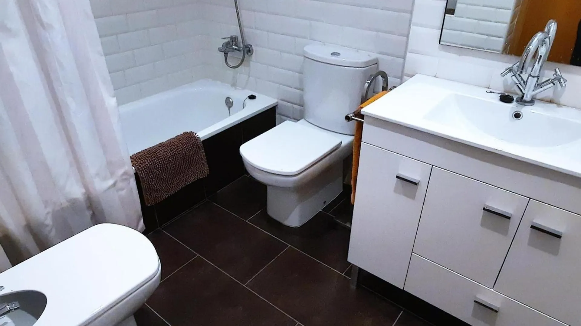 Apartamento En Llanca Con Piscina Comunitaria Y Terraza, A 10 Minutos De La Playa - Es-170-32 0*,  Spain