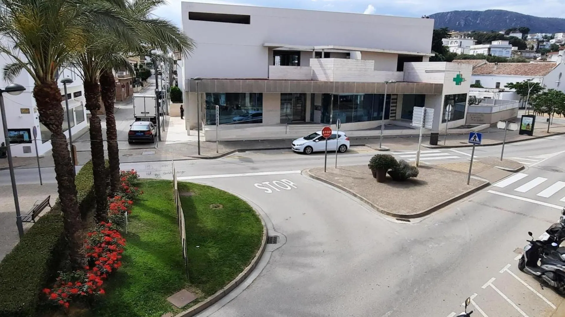 Apartamento En Llanca Con Piscina Comunitaria Y Terraza, A 10 Minutos De La Playa - Es-170-32 Apartment