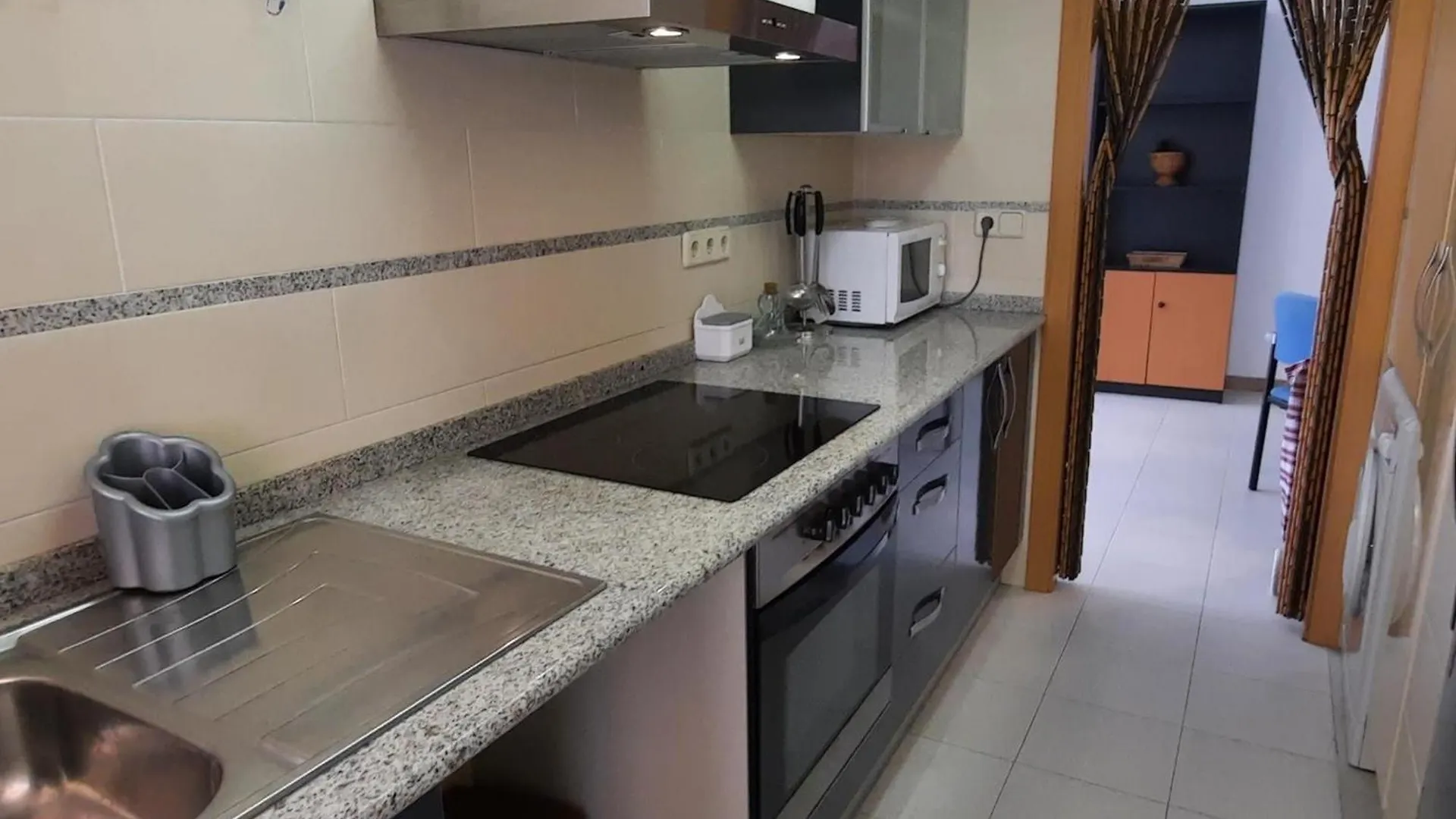 Apartamento En Llanca Con Piscina Comunitaria Y Terraza, A 10 Minutos De La Playa - Es-170-32